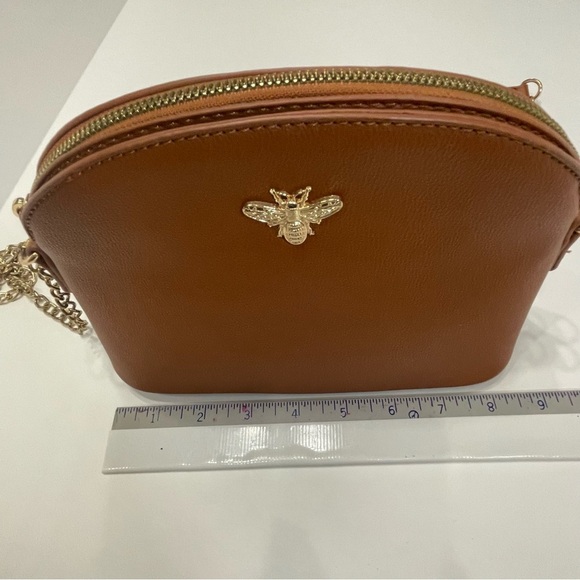Brown Leather Crossbody Dome bag purse. Bee motif. Pre-owned - Picture 11 of 11
